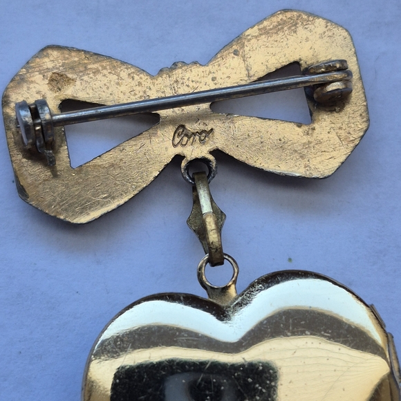 Vintage Coro Gold Tone Heart Locket Brooch Bow Dangle Floral Guilloché - Picture 4 of 8